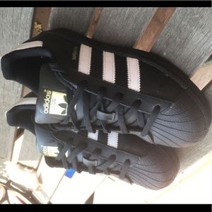 Adidas superstars